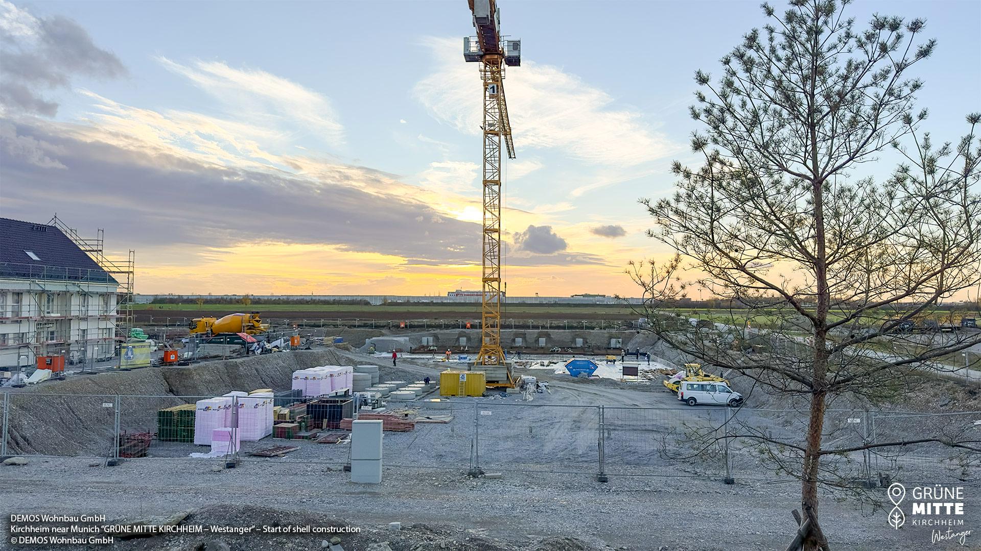 'GRÜNE MITTE KIRCHHEIM - Westanger' in Kirchheim near Munich: Start of shell construction work